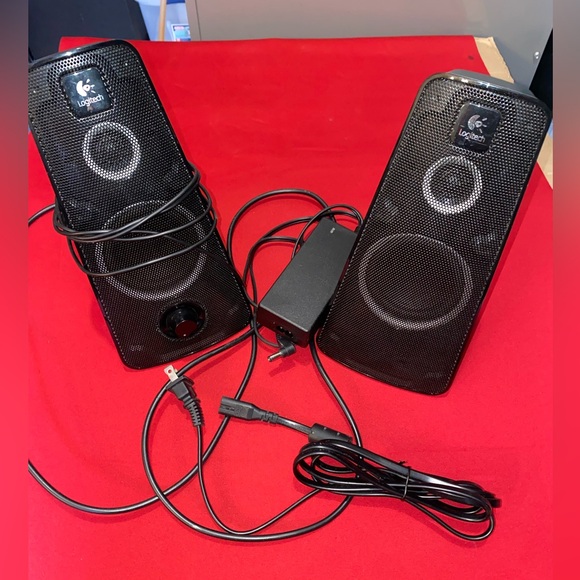 Logitech Computer Speakers - Picture 2 of 4